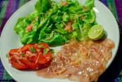 images/Photos-Restaurant/entree-salade-poisson-fume.jpg